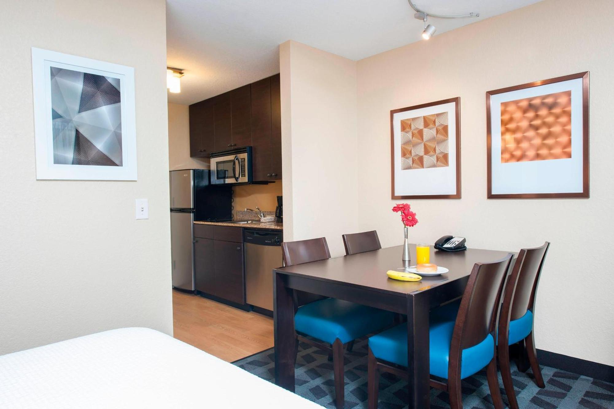 Towneplace Suites Des Moines Urbandale Johnston Ngoại thất bức ảnh